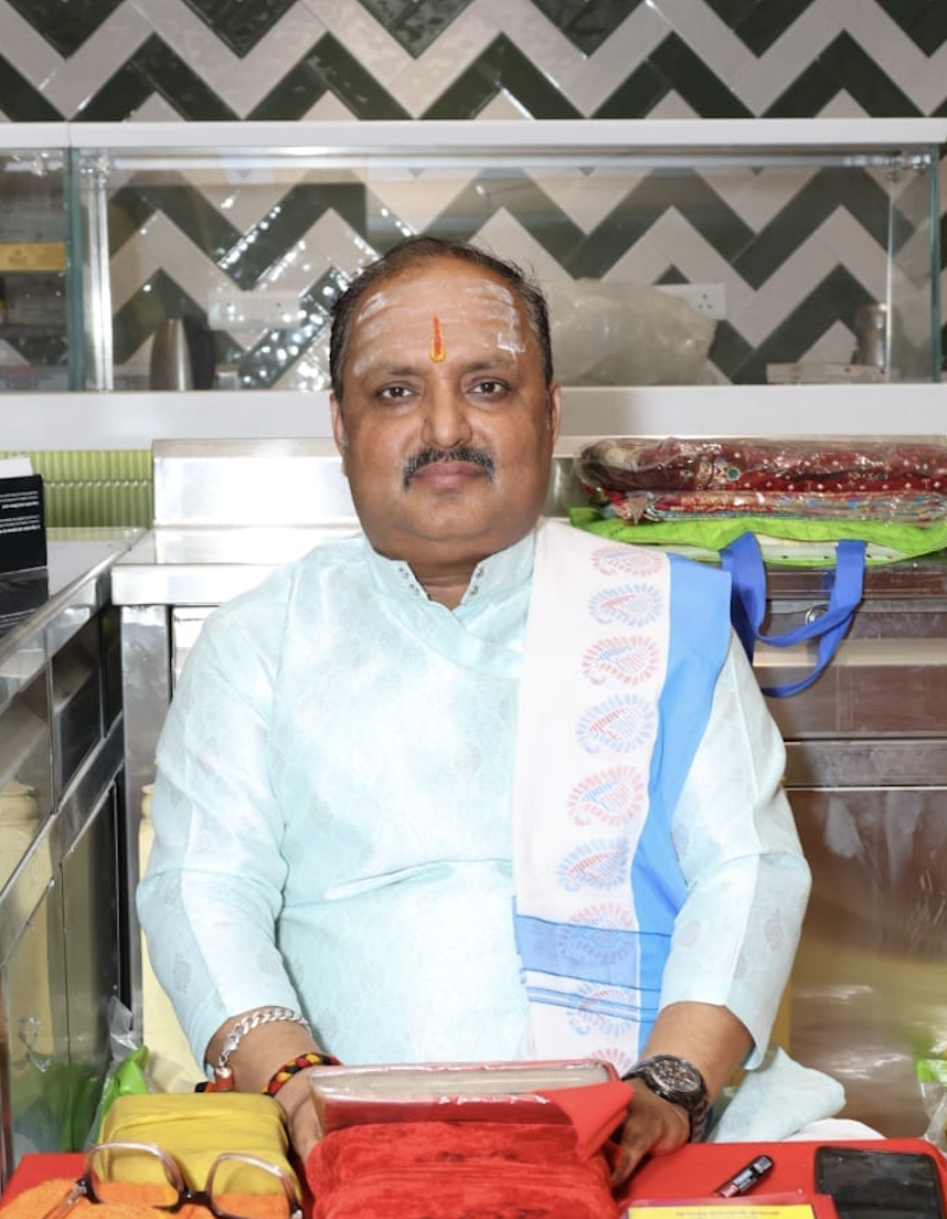 Acharya Ashutosh Narayan Tripathi — Vedic Astrologer, Delhi